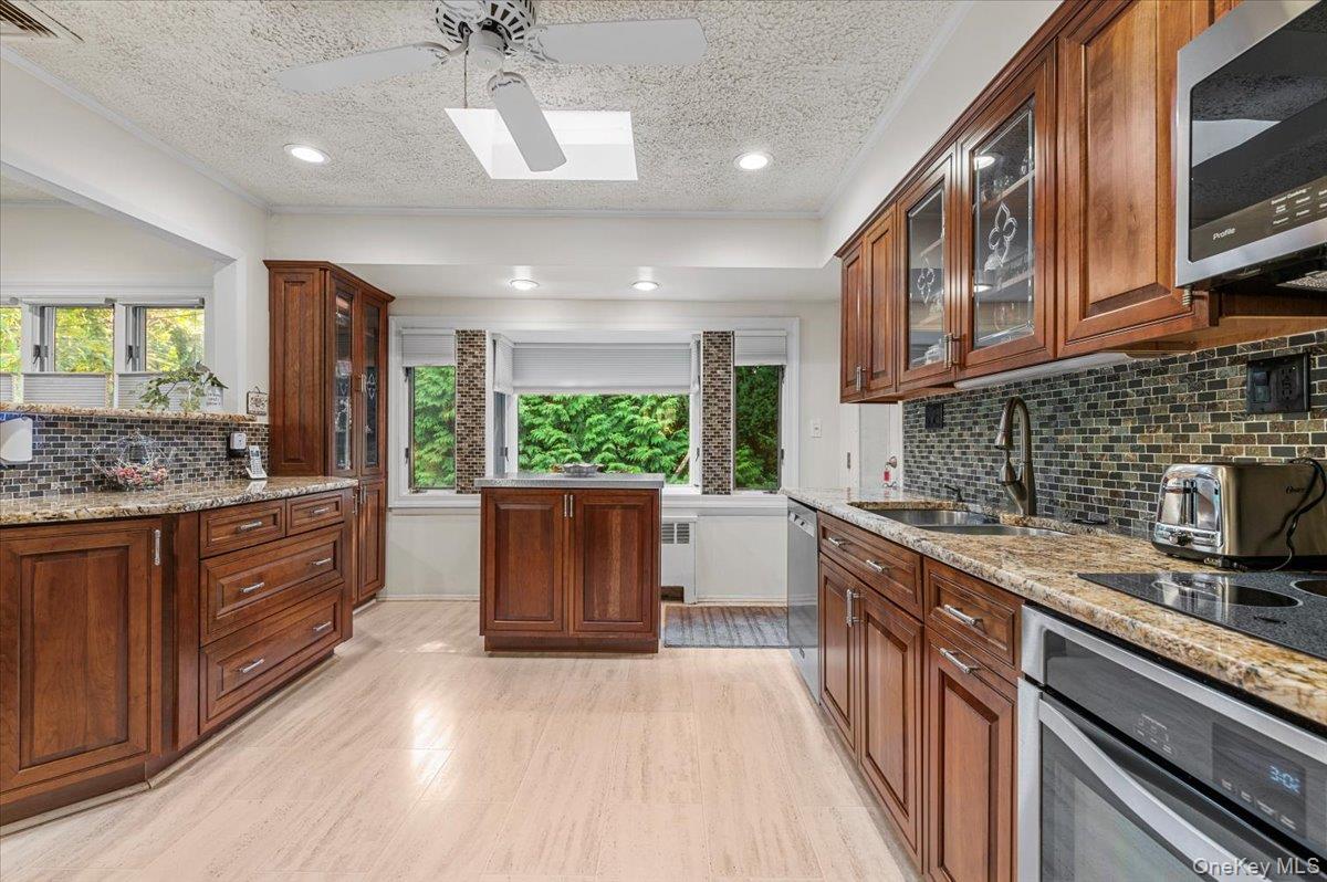 2 Doone Drive, Syosset, NY 11791