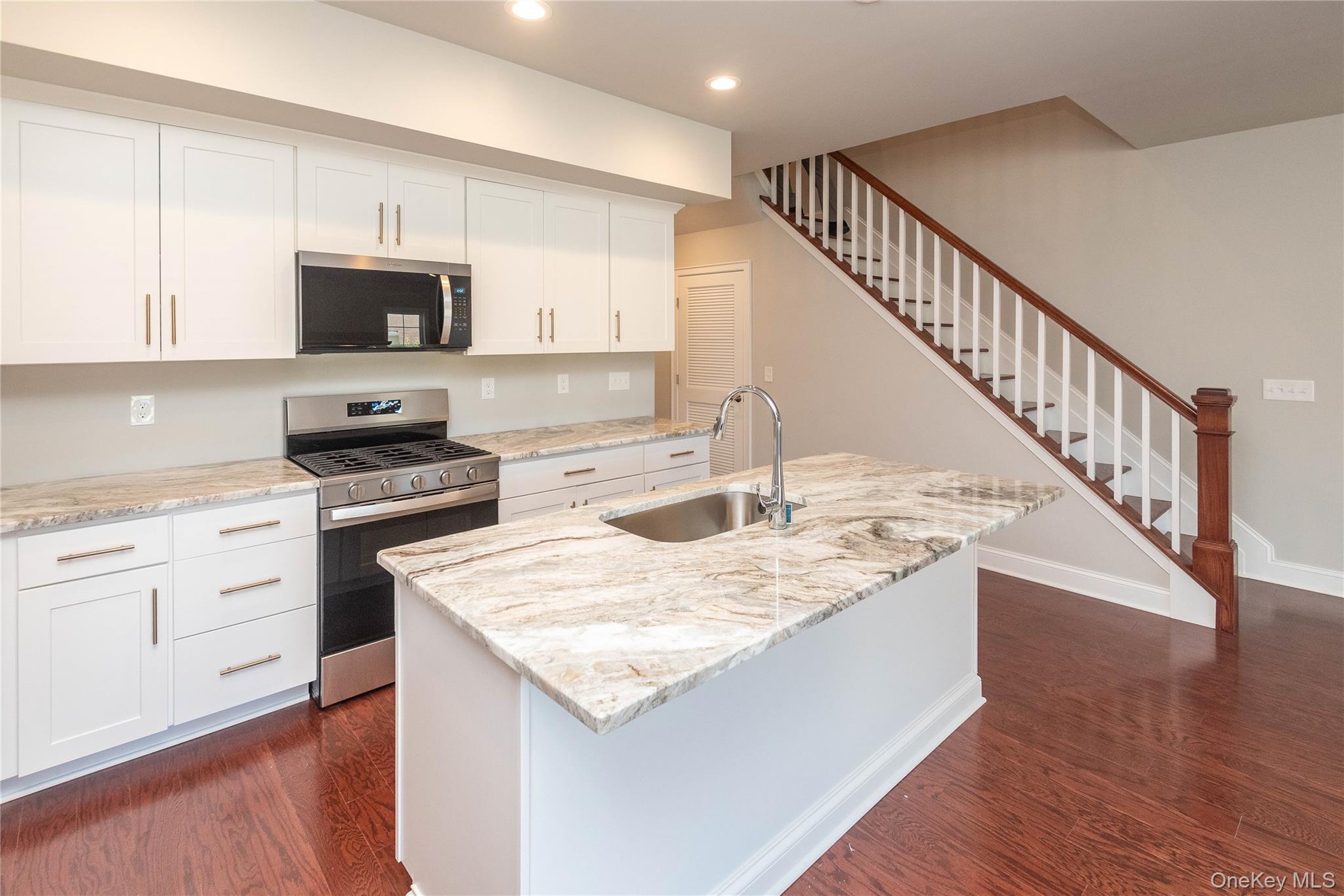 128 Hudson View Terrace, Hyde Park, NY 12538