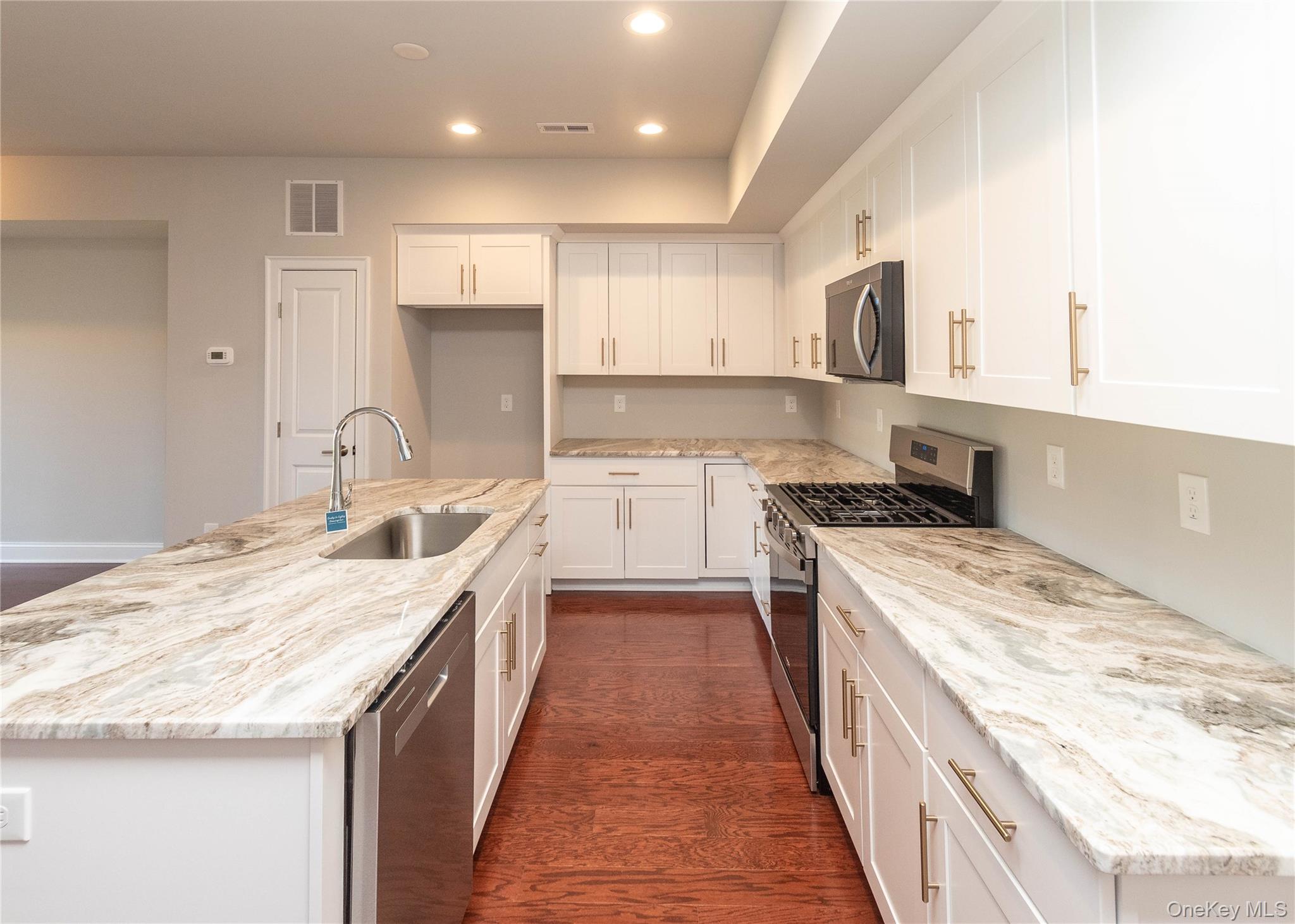 128 Hudson View Terrace, Hyde Park, NY 12538