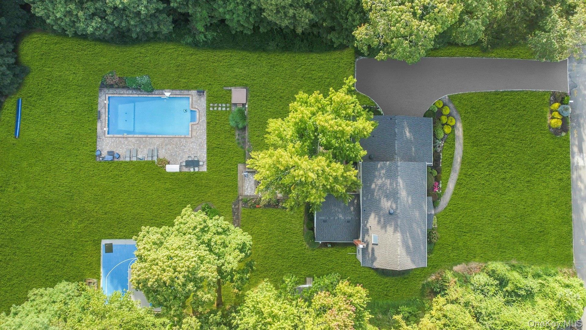 18 Norma Lane, Dix Hills, NY 11746