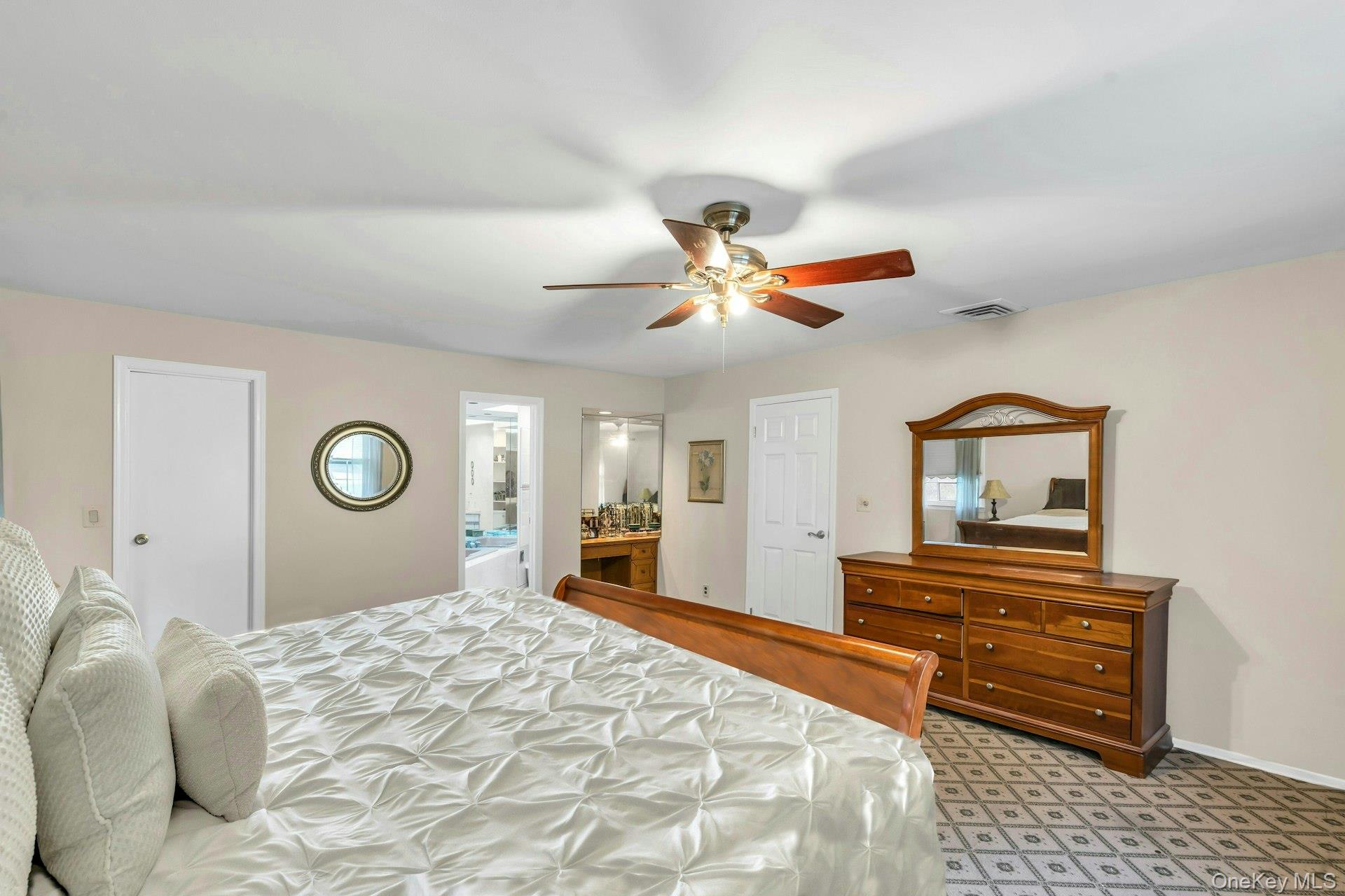 18 Norma Lane, Dix Hills, NY 11746