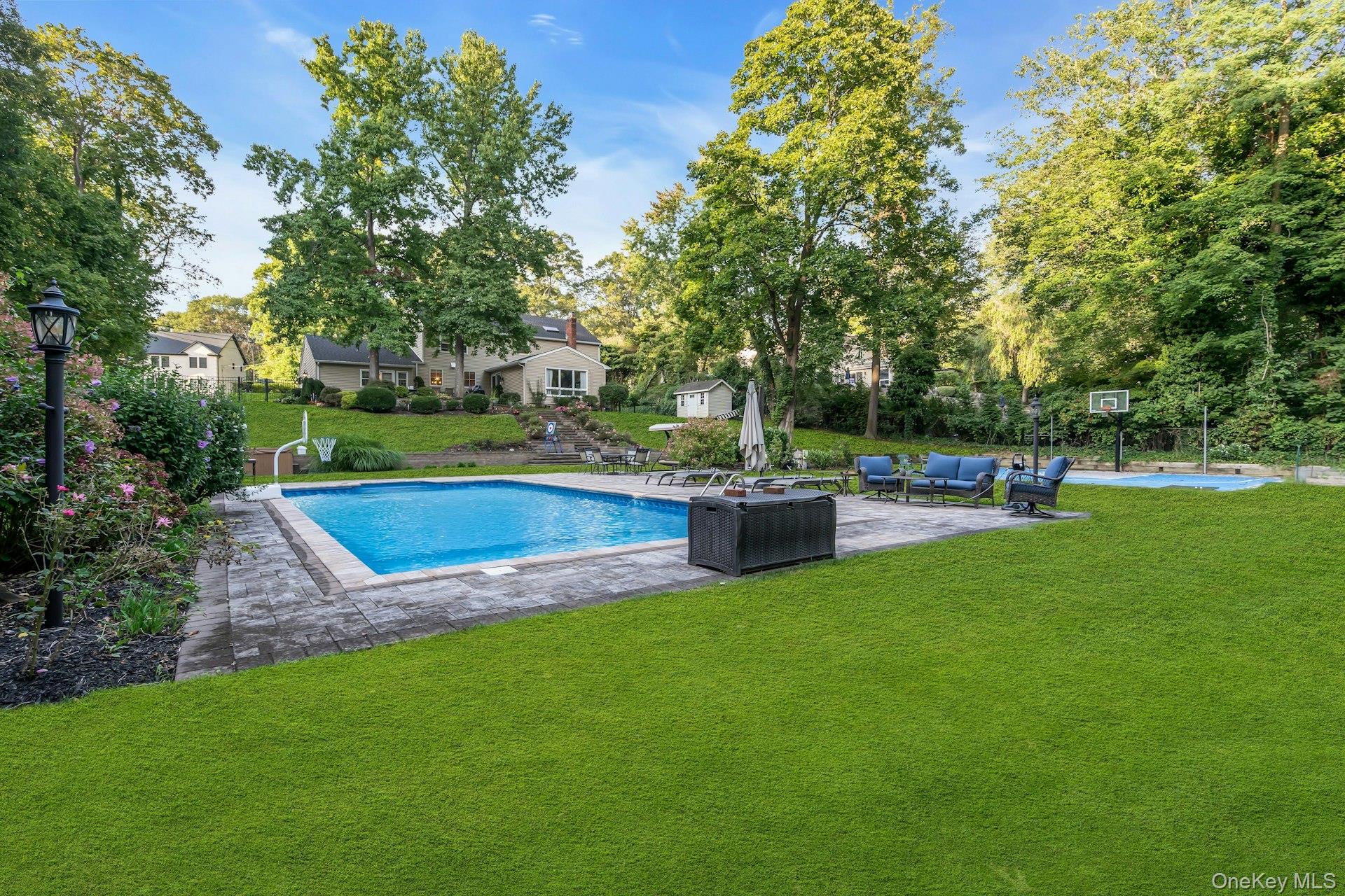 18 Norma Lane, Dix Hills, NY 11746