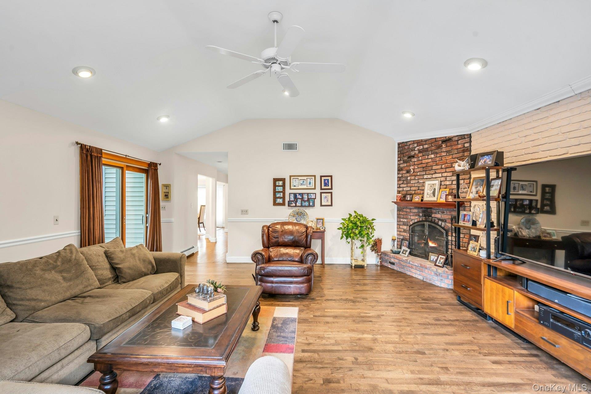 18 Norma Lane, Dix Hills, NY 11746