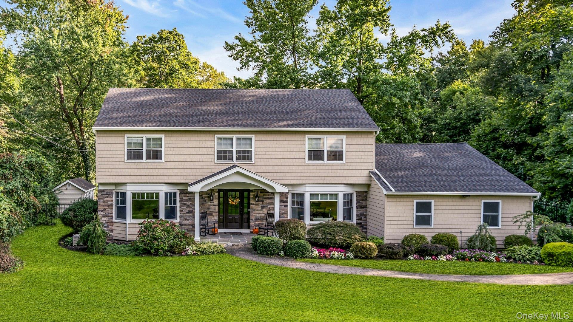 18 Norma Lane, Dix Hills, NY 11746