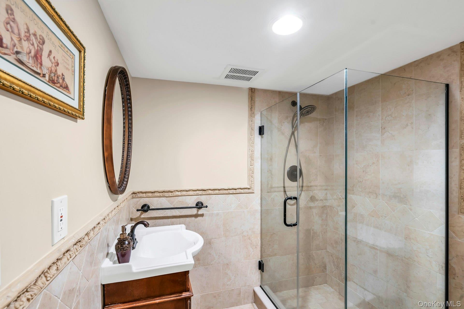 18 Norma Lane, Dix Hills, NY 11746