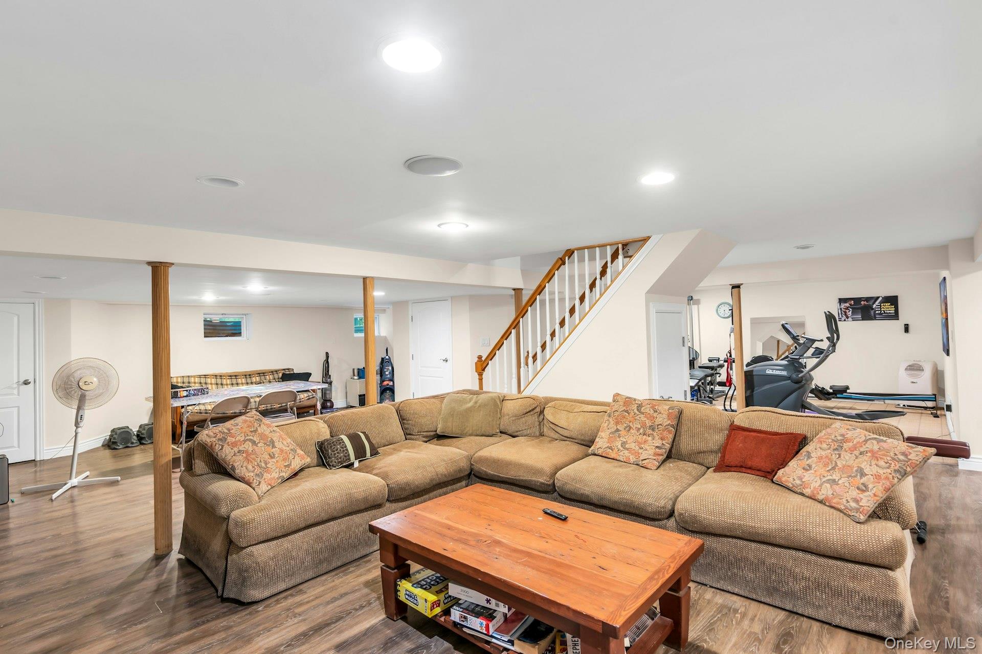 18 Norma Lane, Dix Hills, NY 11746