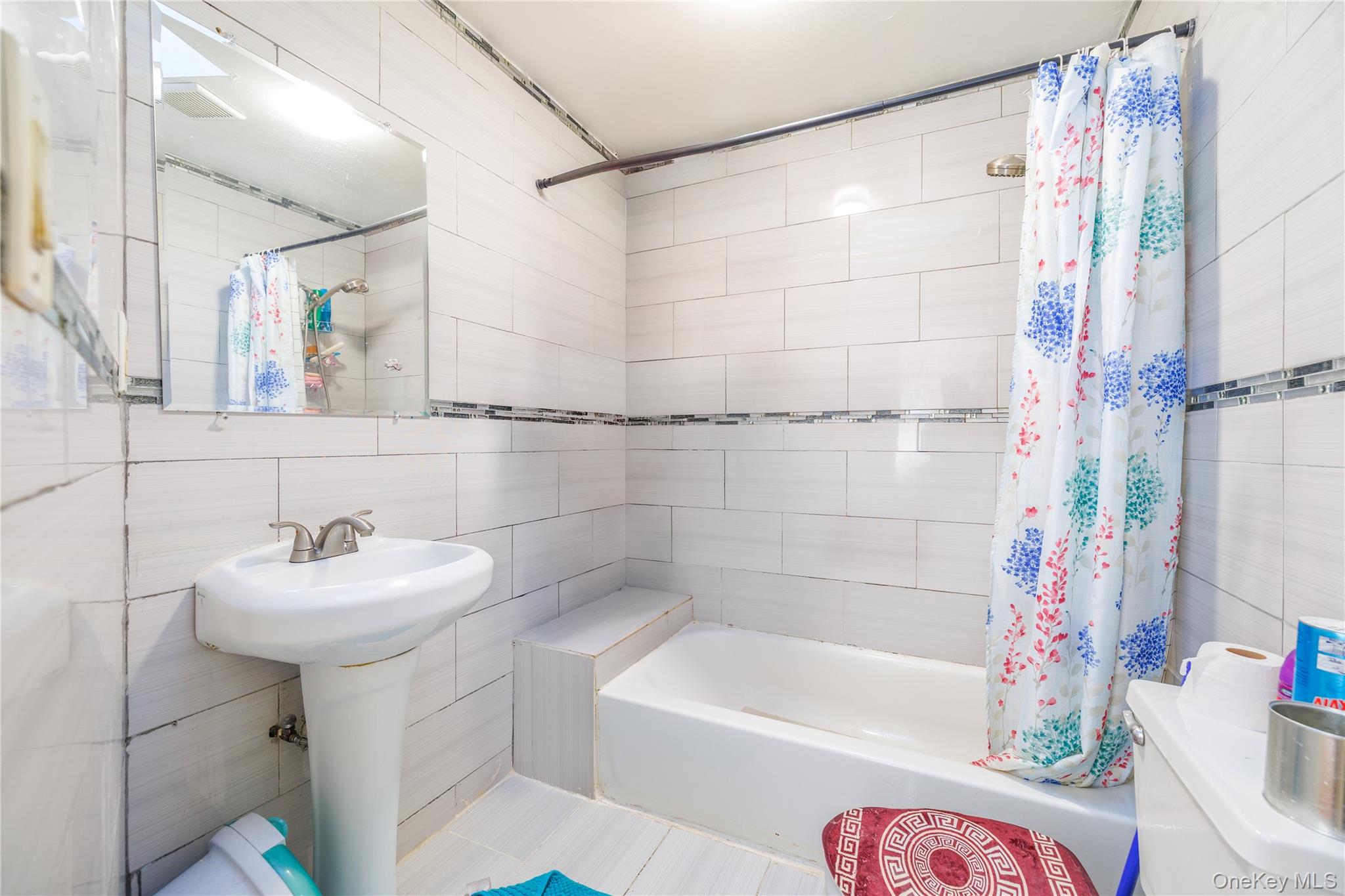 186-02 Foch Boulevard, Saint Albans, NY 11412