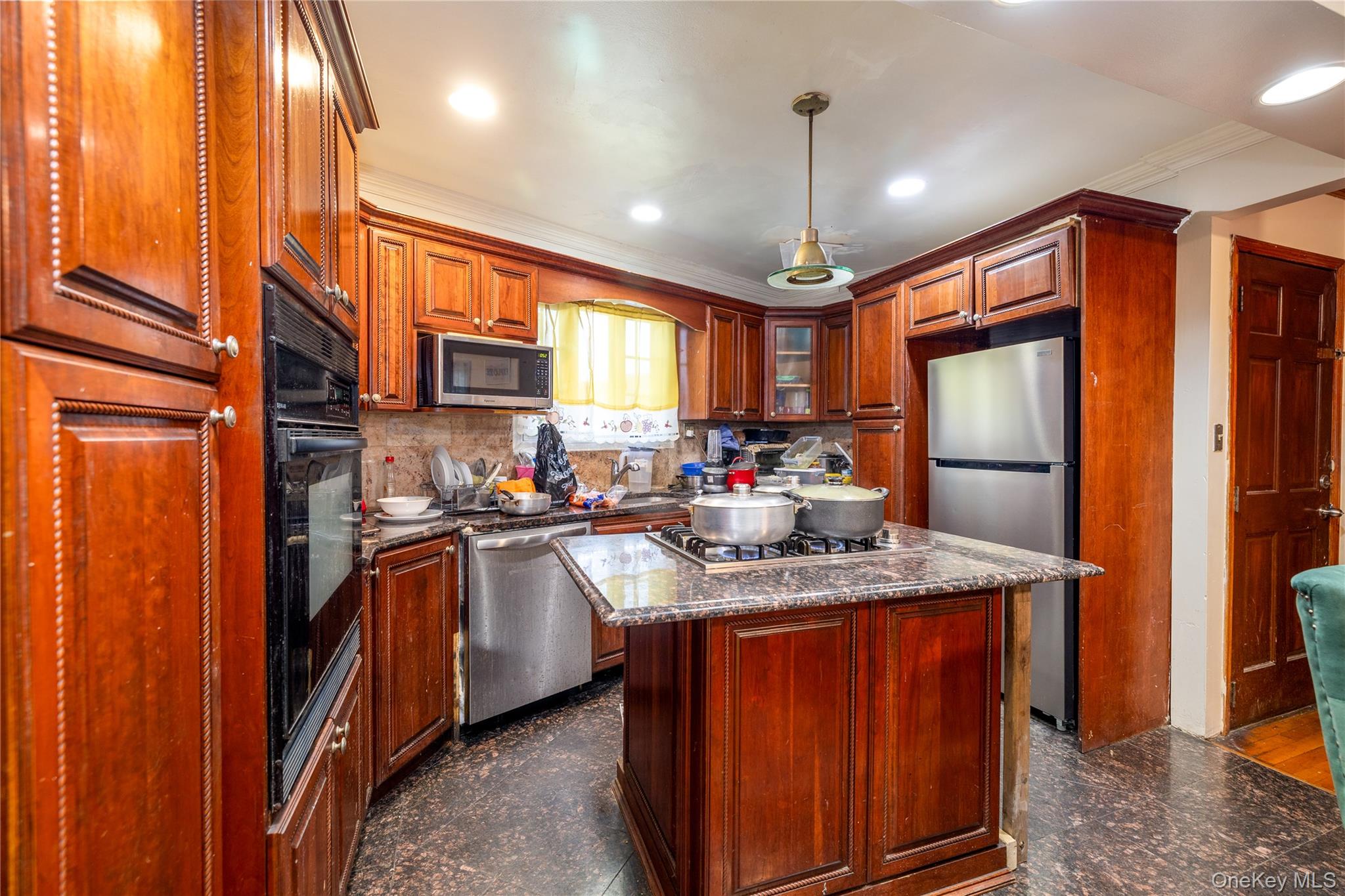 186-02 Foch Boulevard, Saint Albans, NY 11412