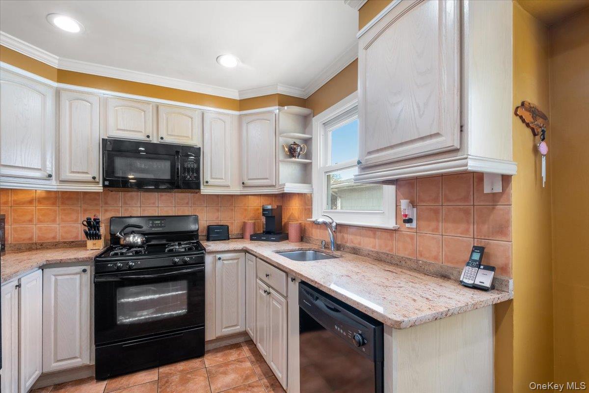 548 S 9th Avenue, Mount Vernon, NY 10550