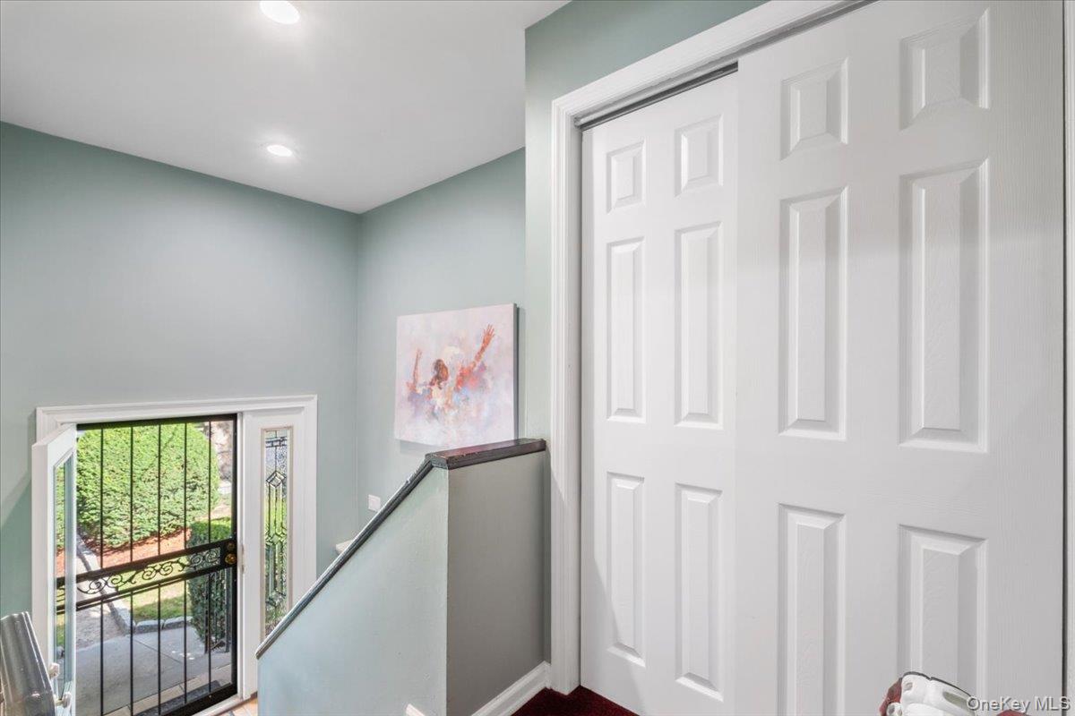 548 S 9th Avenue, Mount Vernon, NY 10550