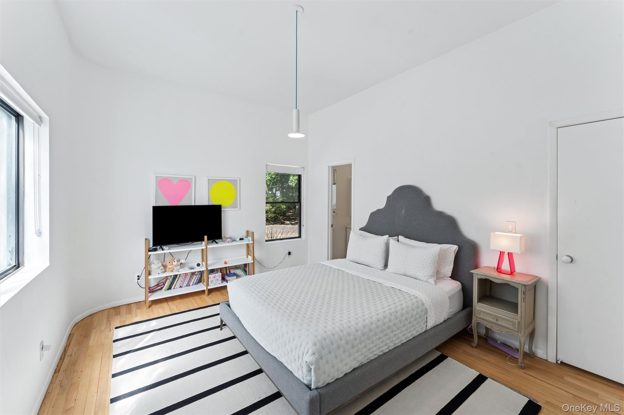 8 Deer Path, Quogue, NY 11959