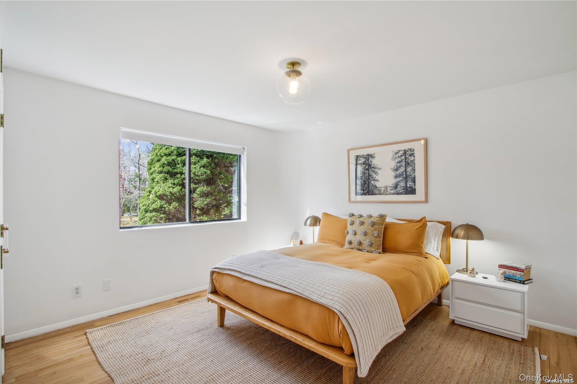 8 Deer Path, Quogue, NY 11959