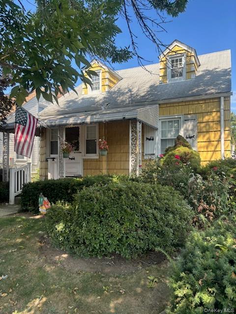 545 6th Avenue, New Hyde Park, NY 11040
