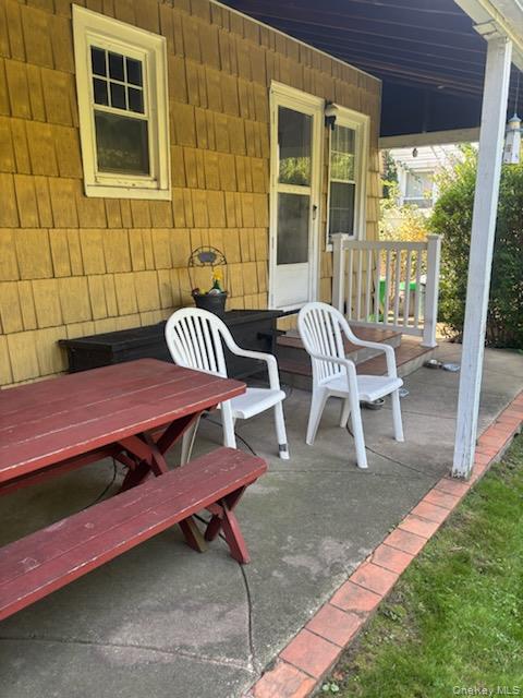 545 6th Avenue, New Hyde Park, NY 11040