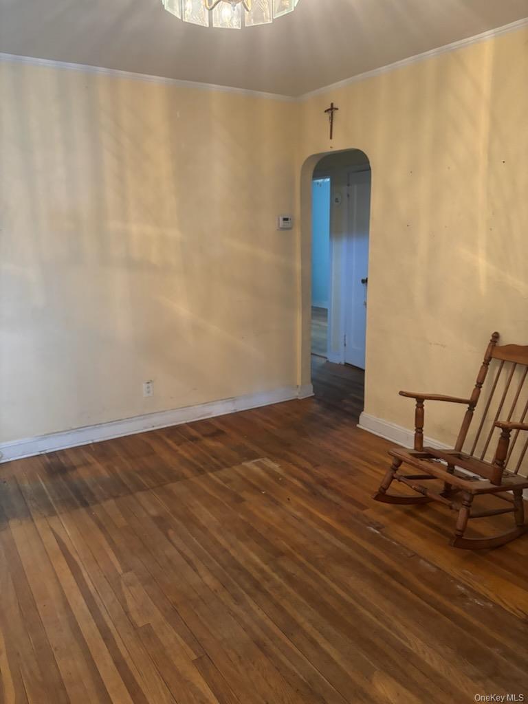 545 6th Avenue, New Hyde Park, NY 11040