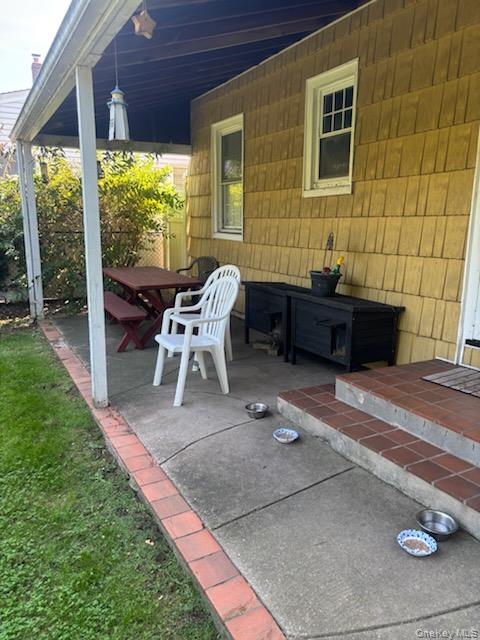 545 6th Avenue, New Hyde Park, NY 11040