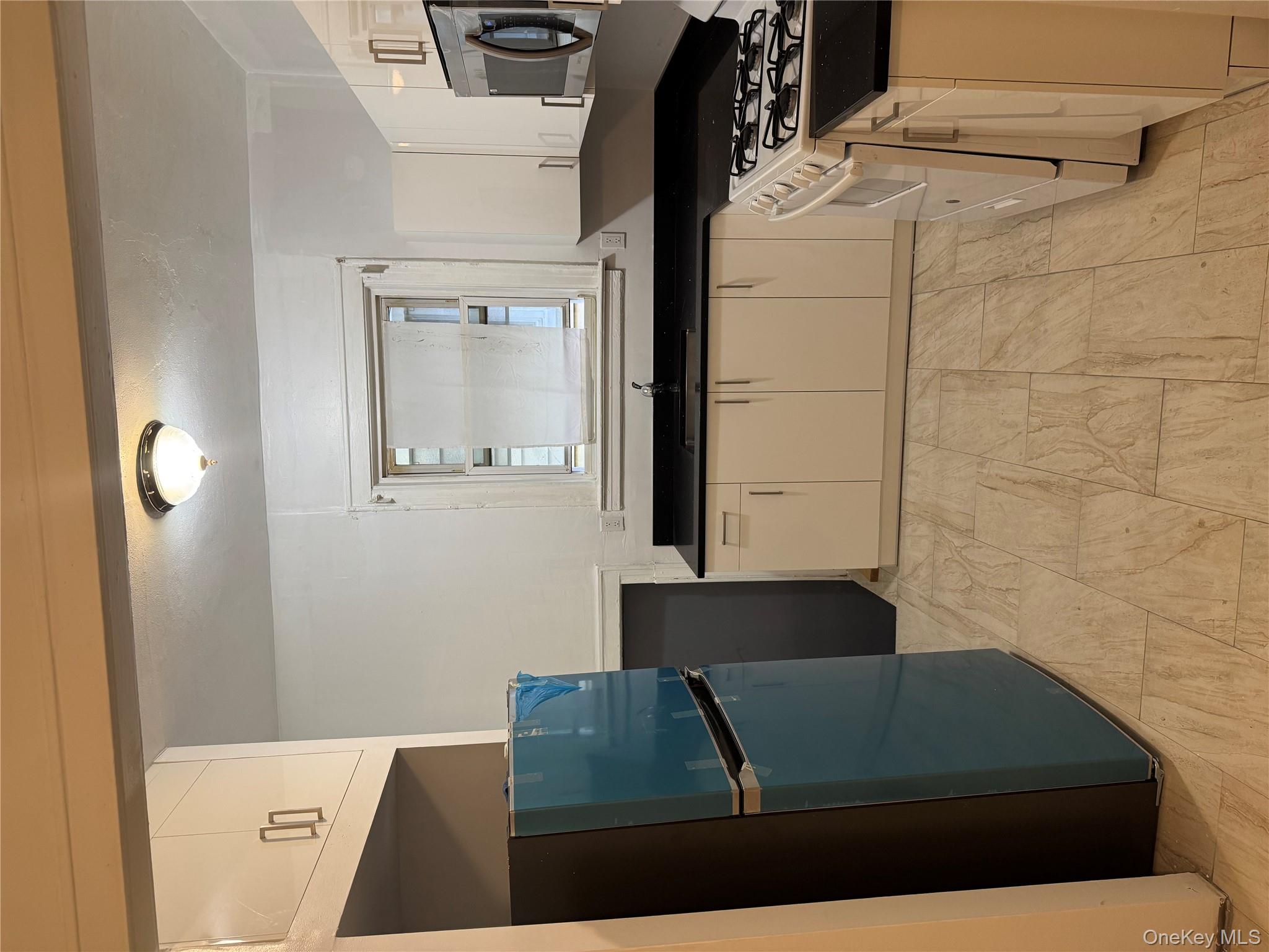 927 E 219th Street, Bronx, NY 10469