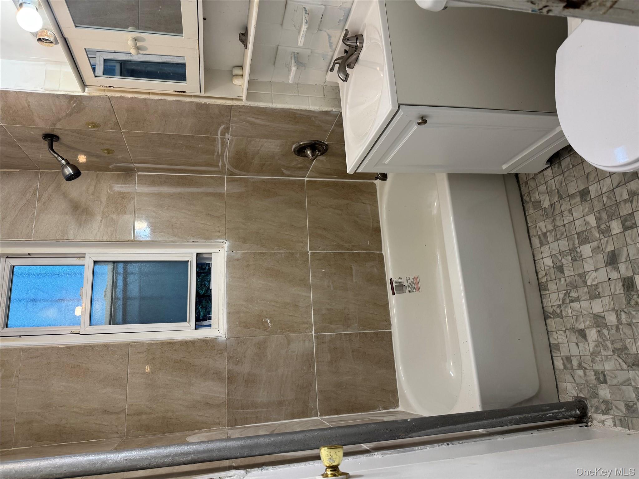 927 E 219th Street, Bronx, NY 10469