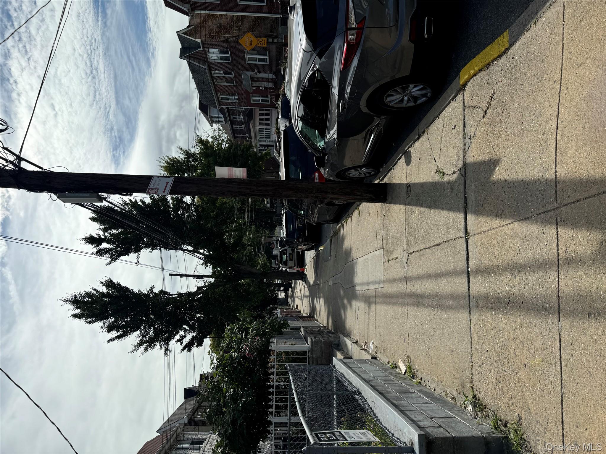 927 E 219th Street, Bronx, NY 10469