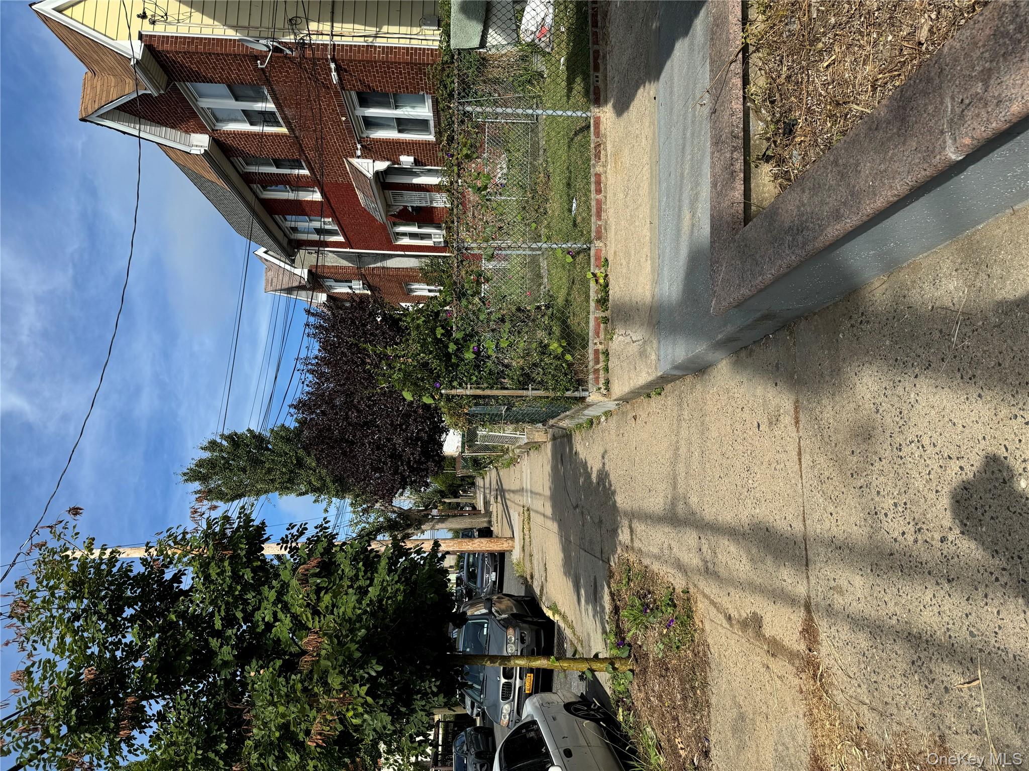 927 E 219th Street, Bronx, NY 10469