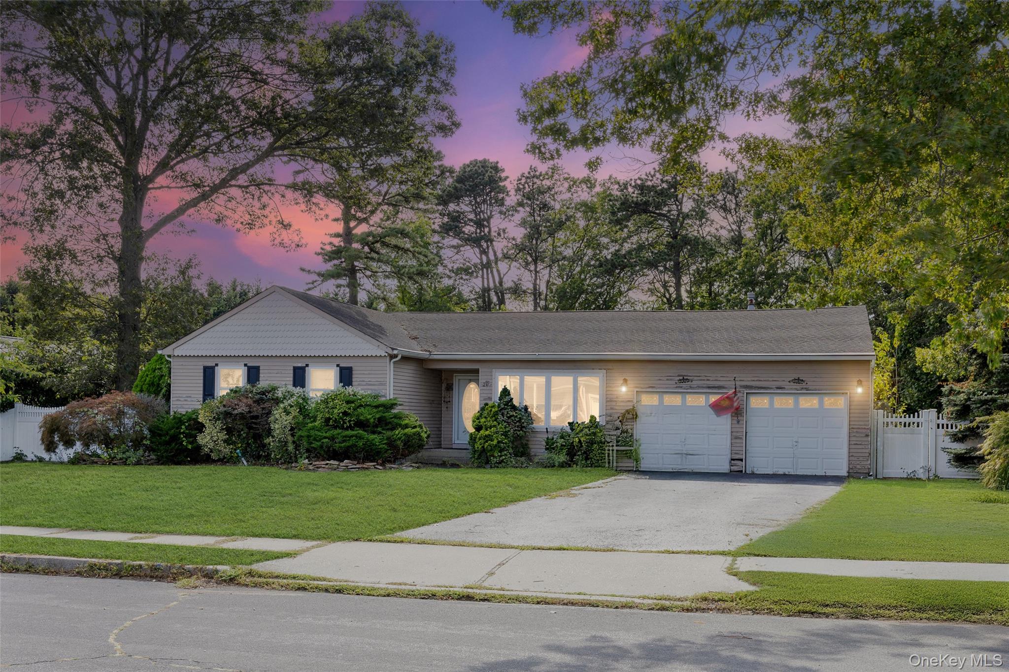 20 Westminster Drive, Bohemia, NY 11716