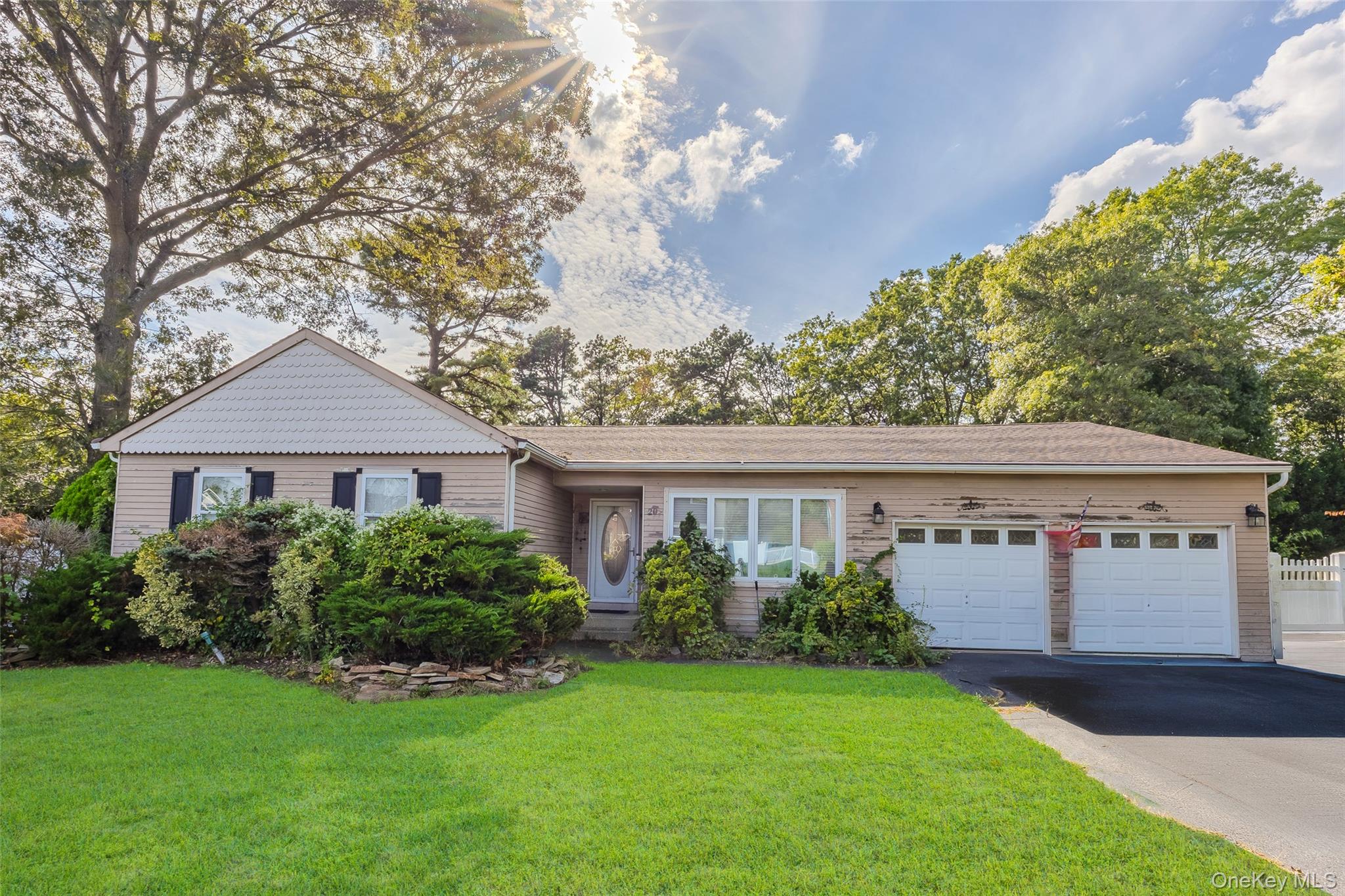 20 Westminster Drive, Bohemia, NY 11716