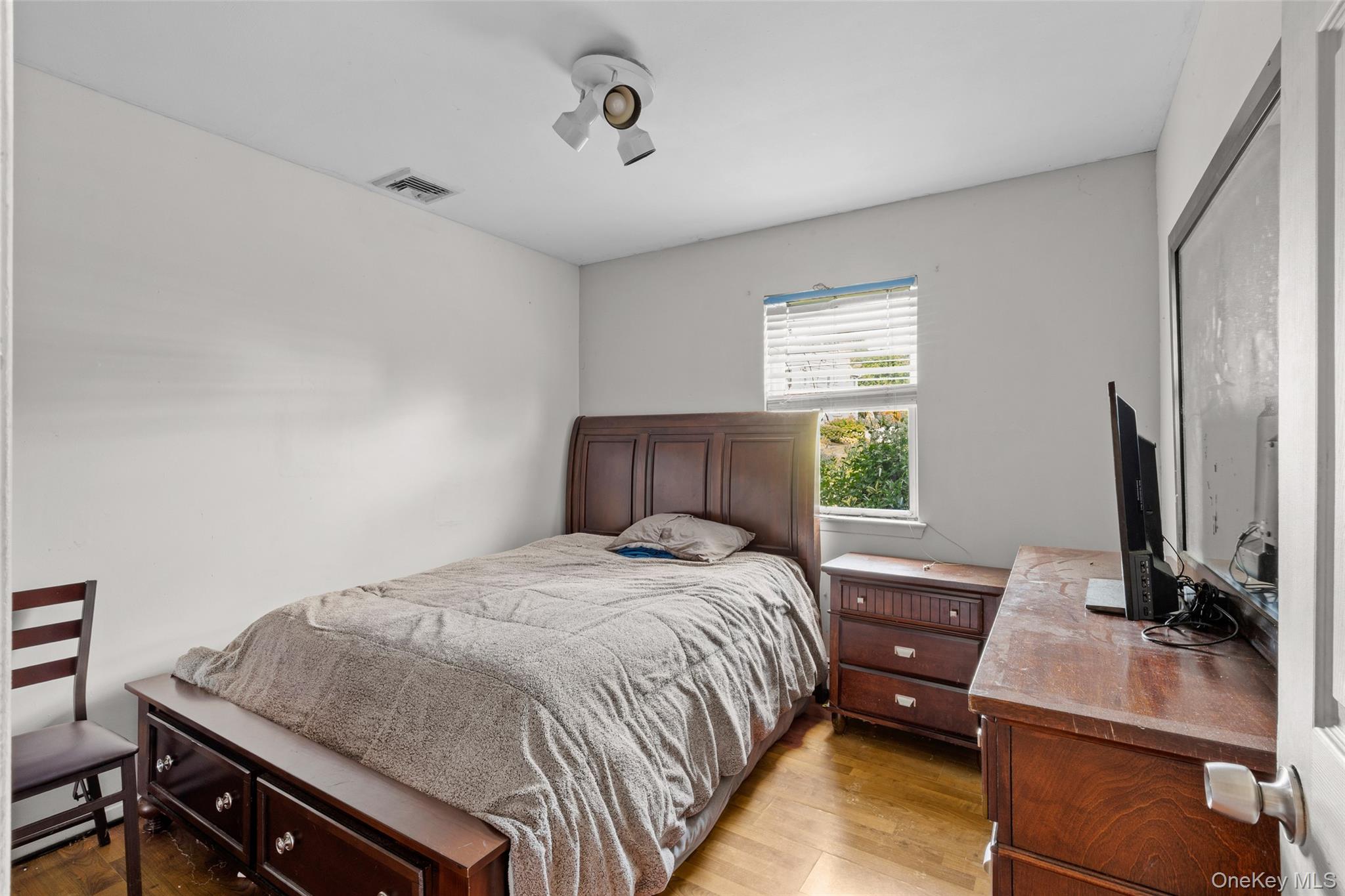 20 Westminster Drive, Bohemia, NY 11716