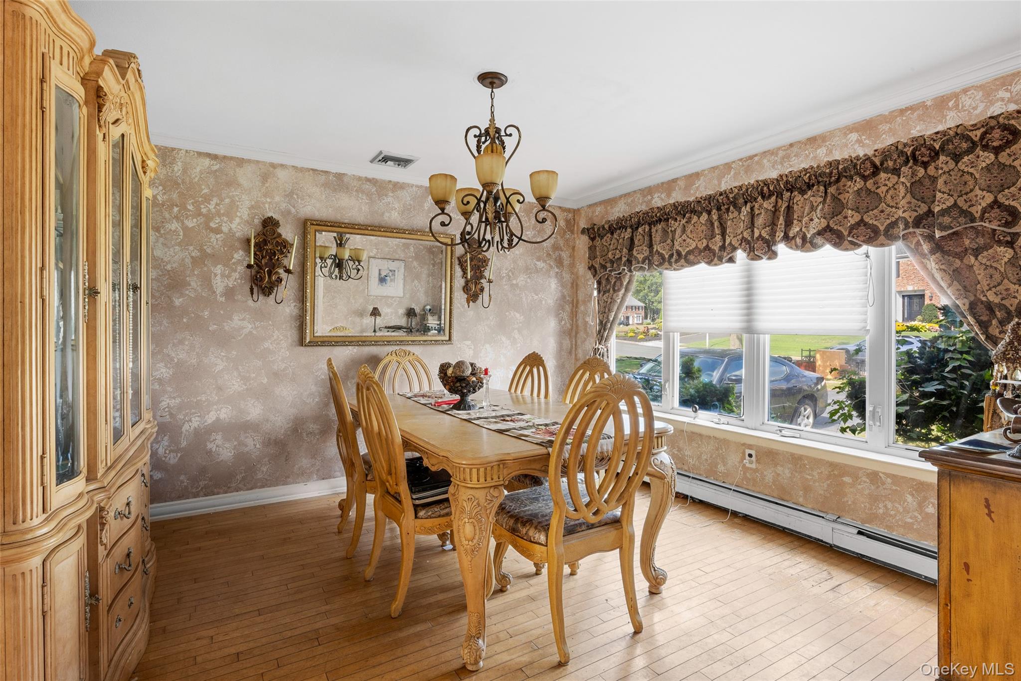 20 Westminster Drive, Bohemia, NY 11716