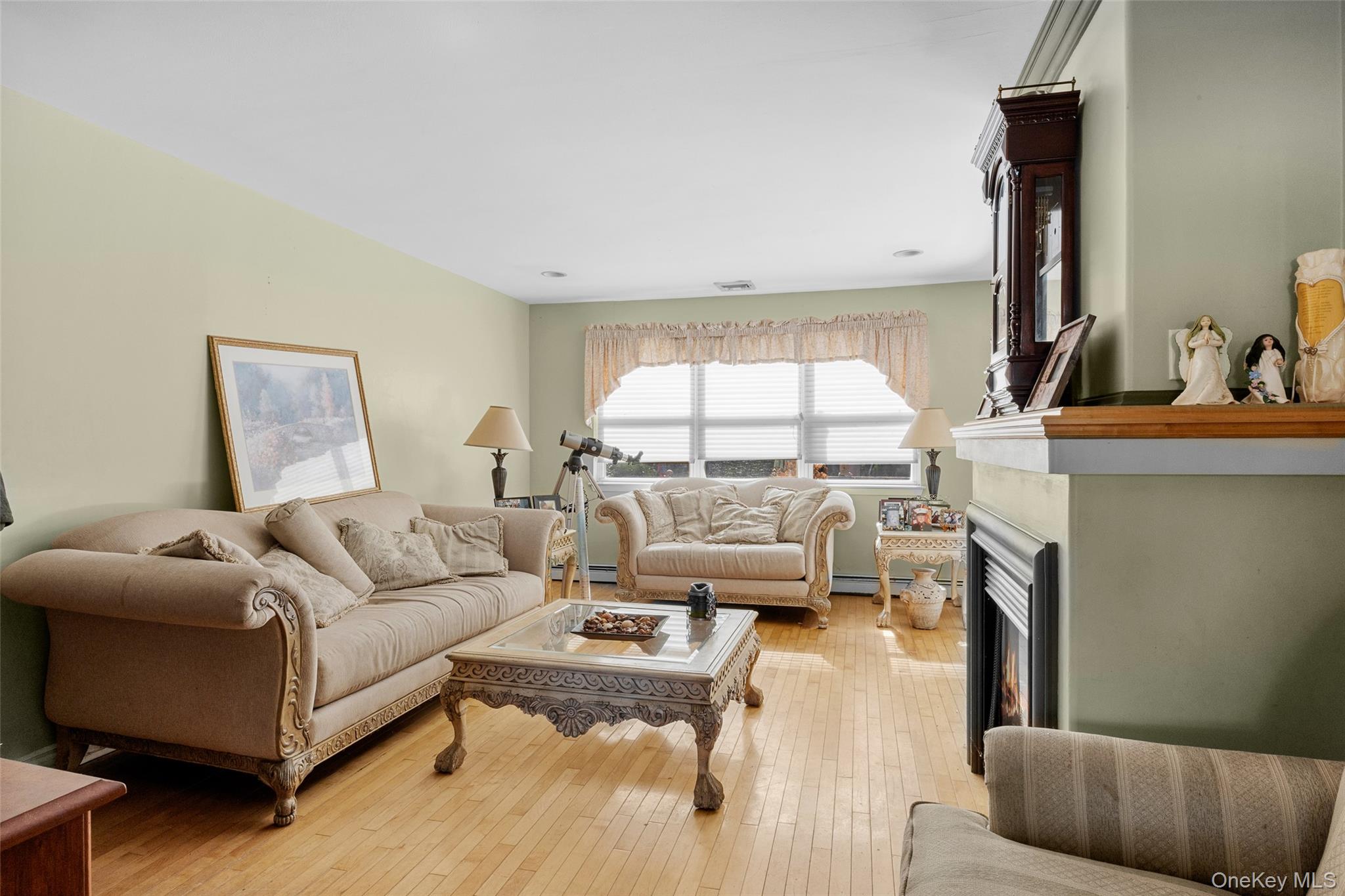 20 Westminster Drive, Bohemia, NY 11716