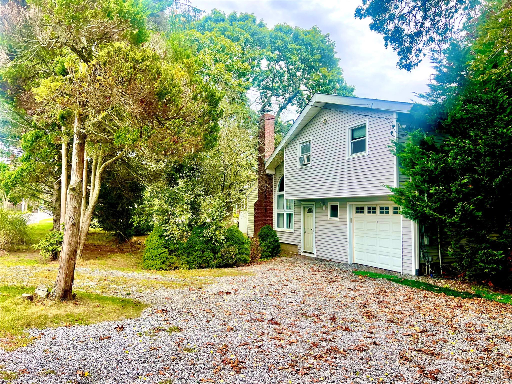 16 Lilac Road, Westhampton Beach, NY 11978