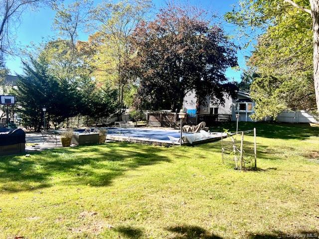 16 Lilac Road, Westhampton Beach, NY 11978