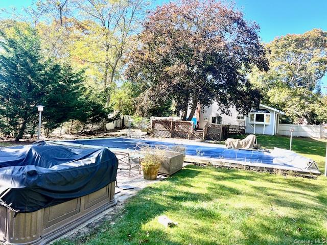 16 Lilac Road, Westhampton Beach, NY 11978