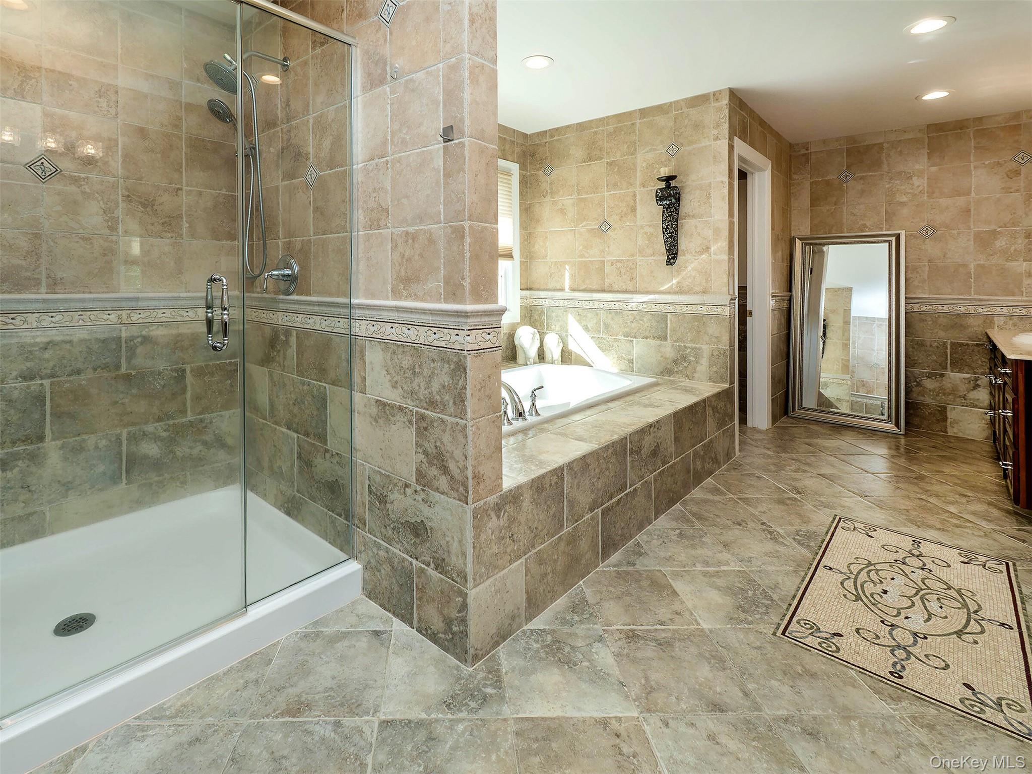 1 Coolidge Avenue, Glen Head, NY 11545