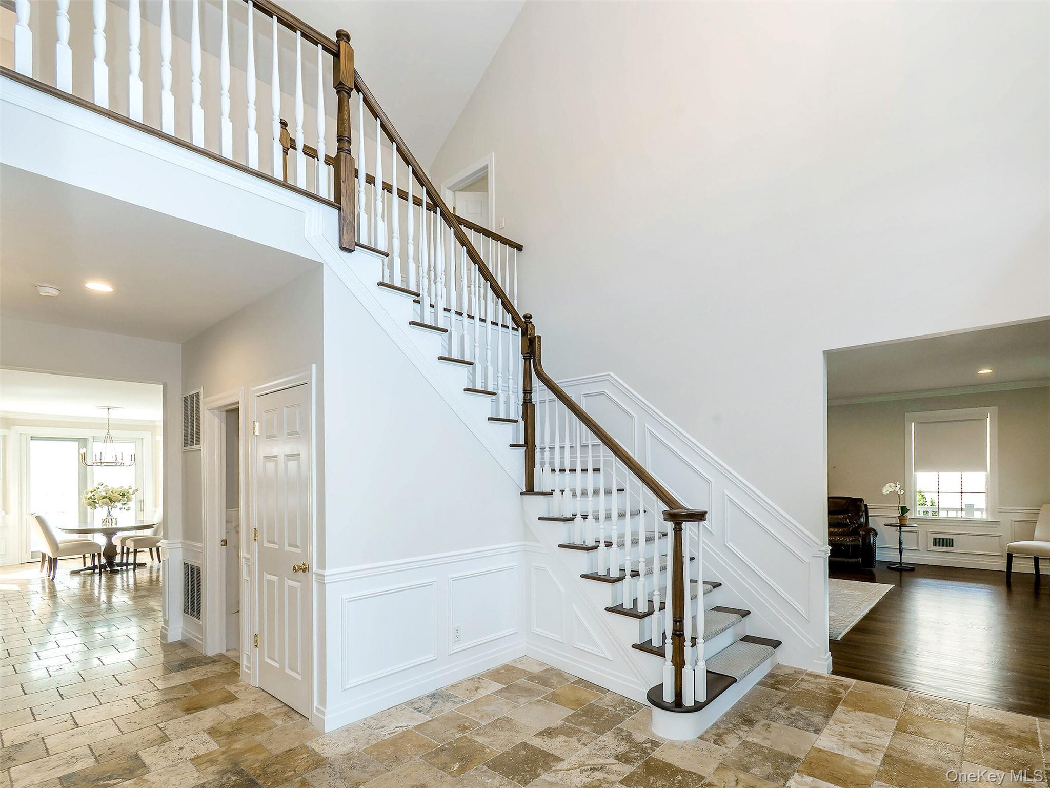 1 Coolidge Avenue, Glen Head, NY 11545