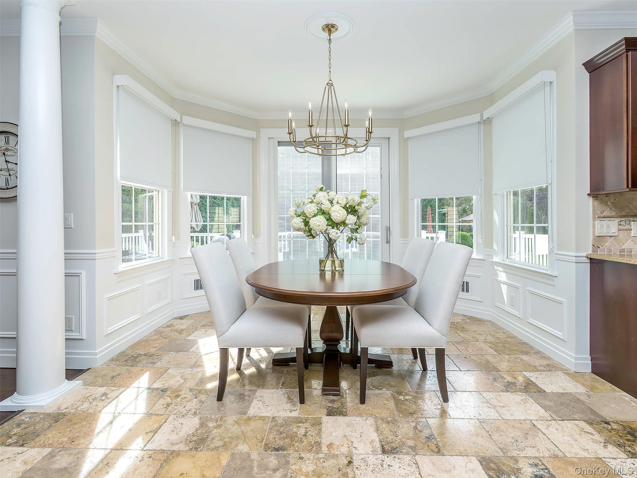 1 Coolidge Avenue, Glen Head, NY 11545