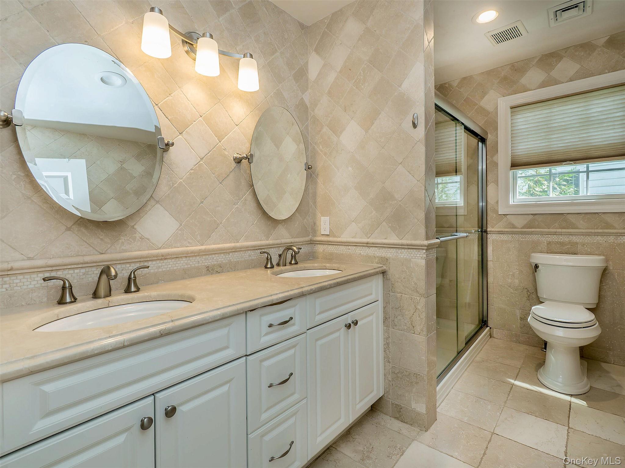 1 Coolidge Avenue, Glen Head, NY 11545