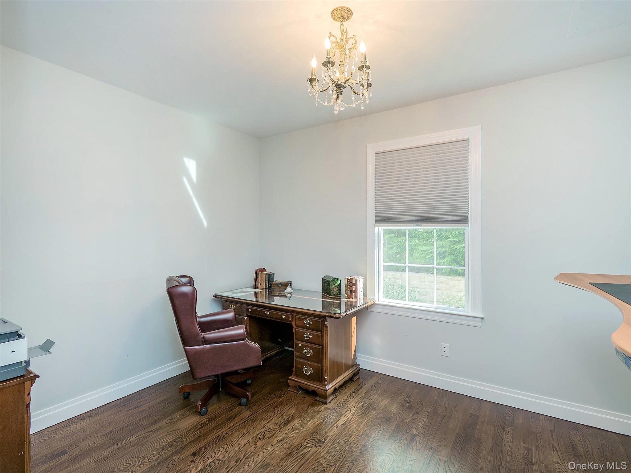 1 Coolidge Avenue, Glen Head, NY 11545