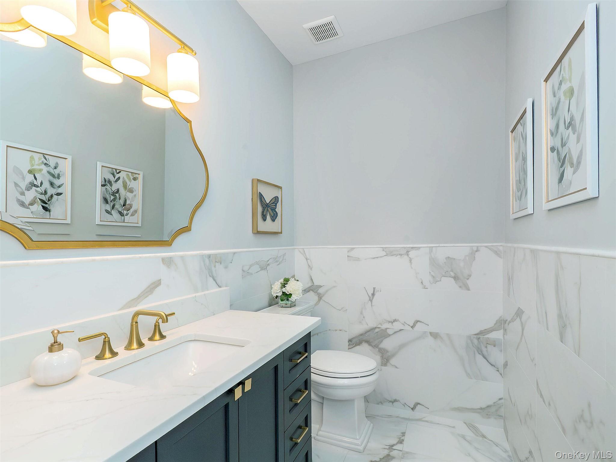 1 Coolidge Avenue, Glen Head, NY 11545