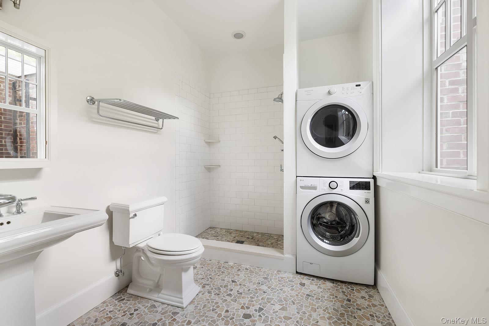 201 Hedges Lane, Sagaponack, NY 11962