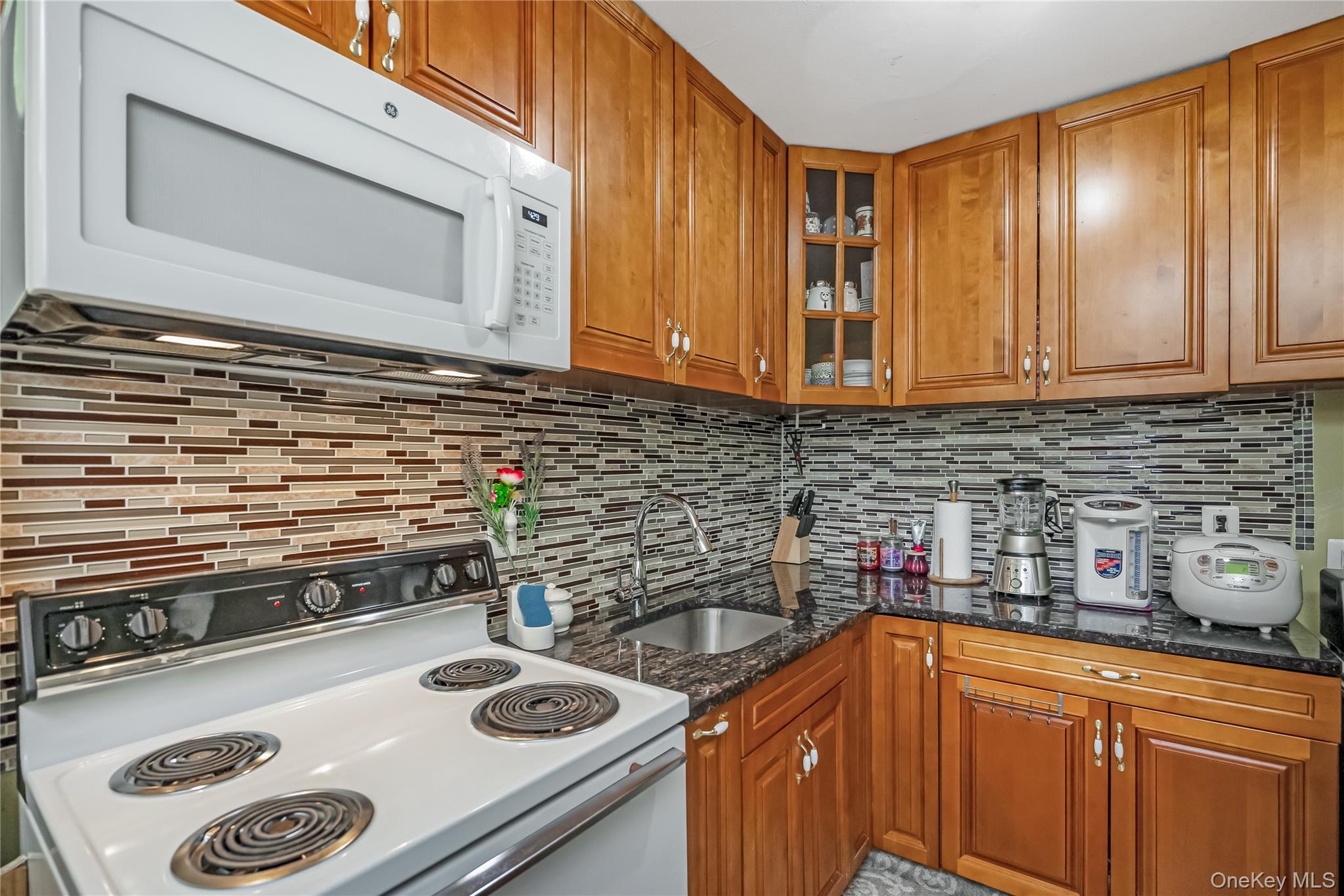 700 Broadway # 28, Amityville, NY 11701