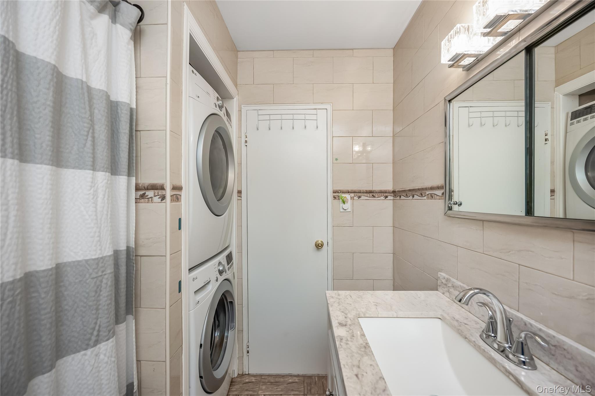 700 Broadway # 28, Amityville, NY 11701