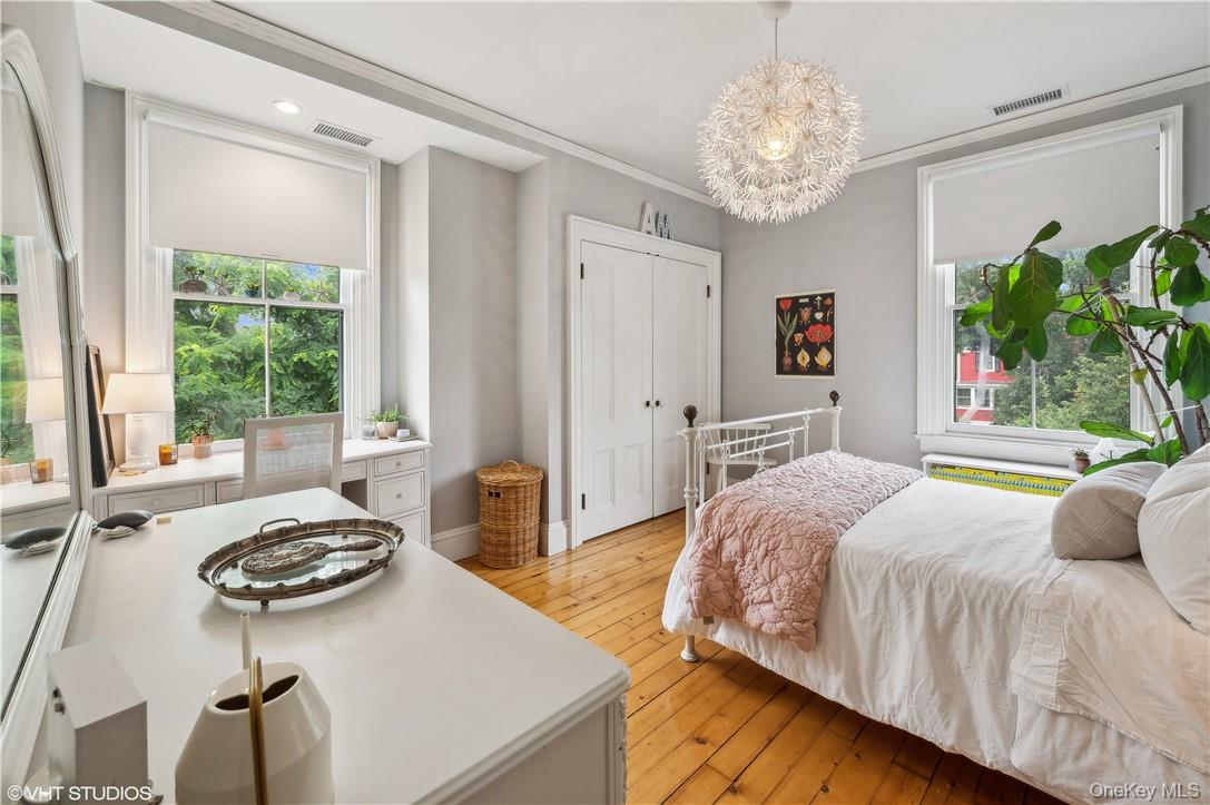 216 Melbourne Avenue, Mamaroneck, NY 10543