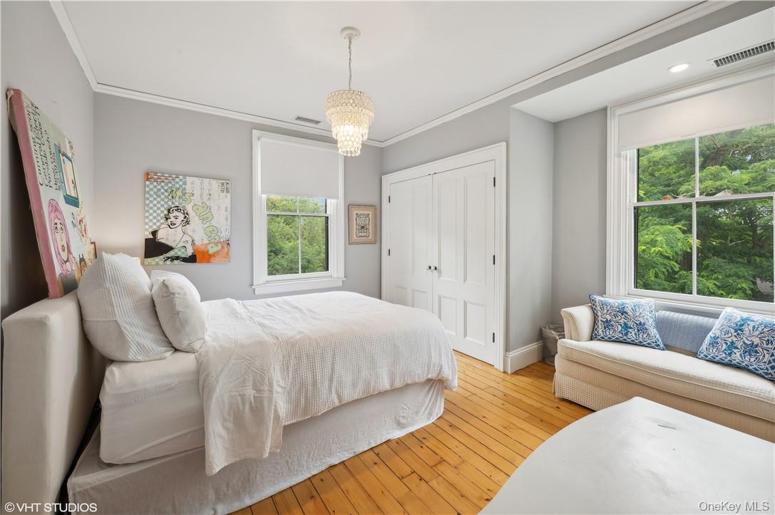 216 Melbourne Avenue, Mamaroneck, NY 10543