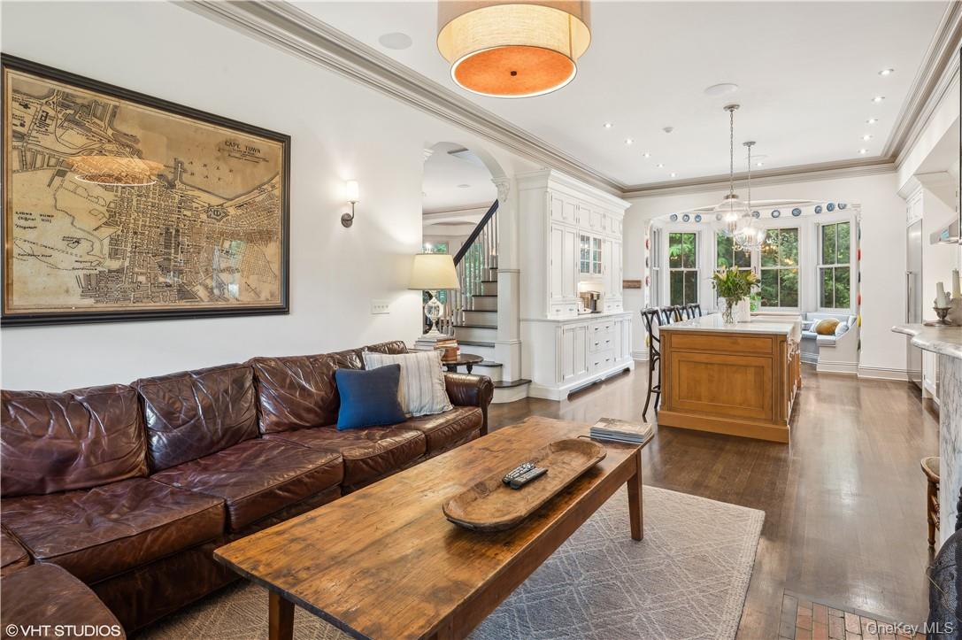 216 Melbourne Avenue, Mamaroneck, NY 10543