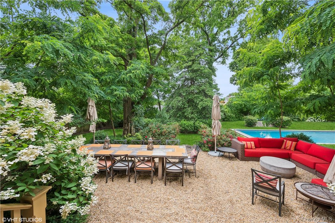 216 Melbourne Avenue, Mamaroneck, NY 10543