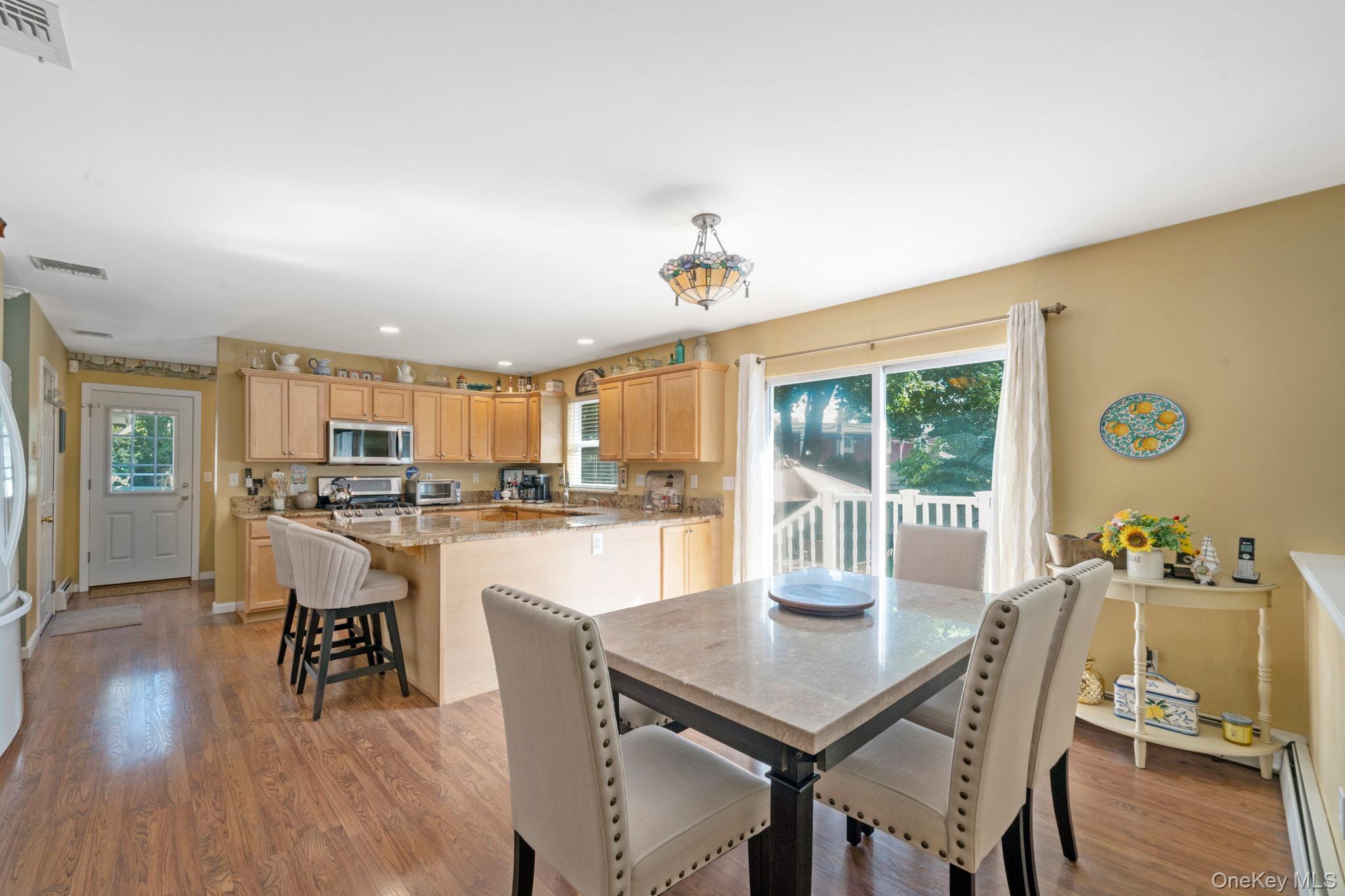 37 Deer Lane, East Setauket, NY 11733