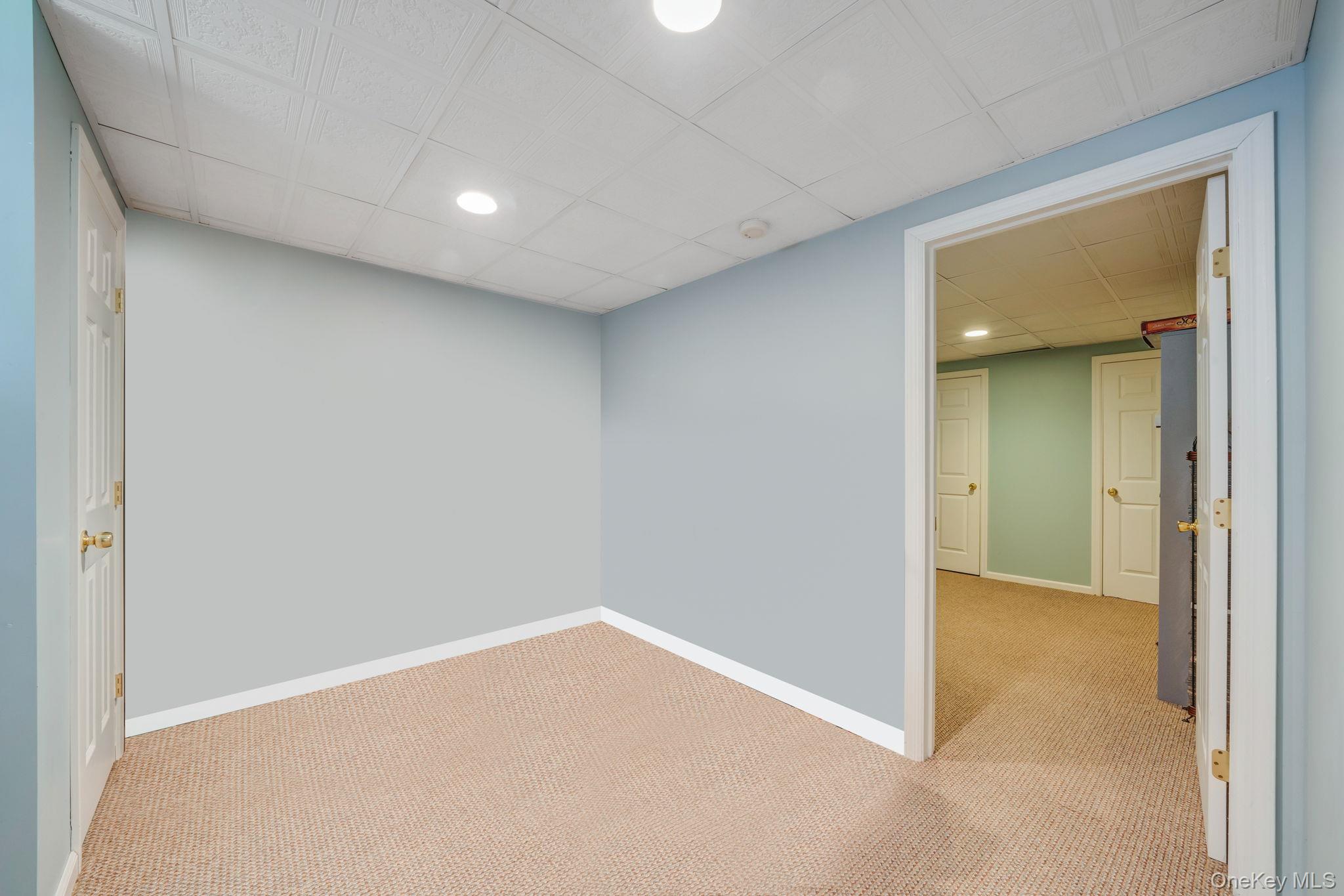 37 Deer Lane, East Setauket, NY 11733