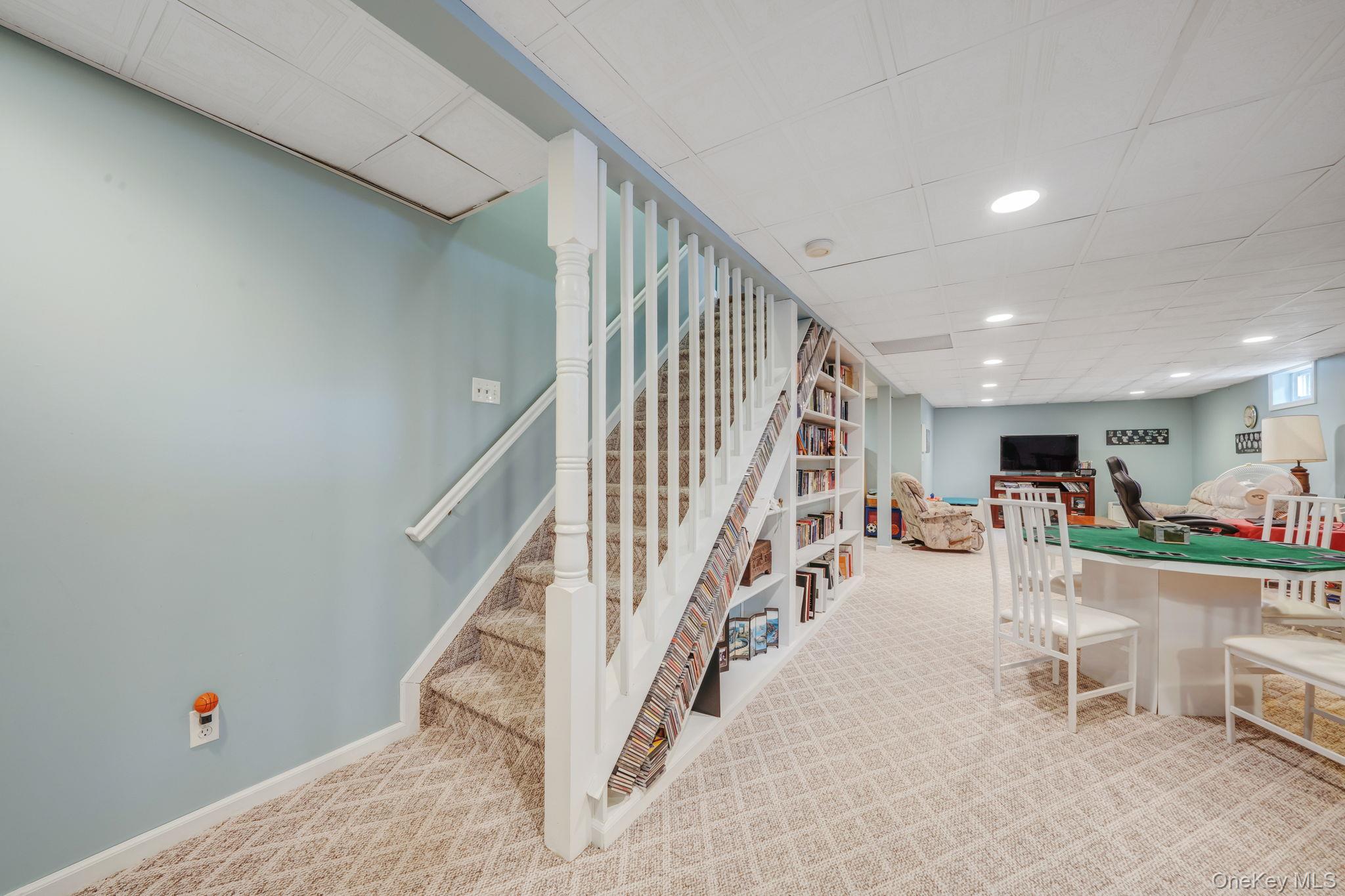 37 Deer Lane, East Setauket, NY 11733