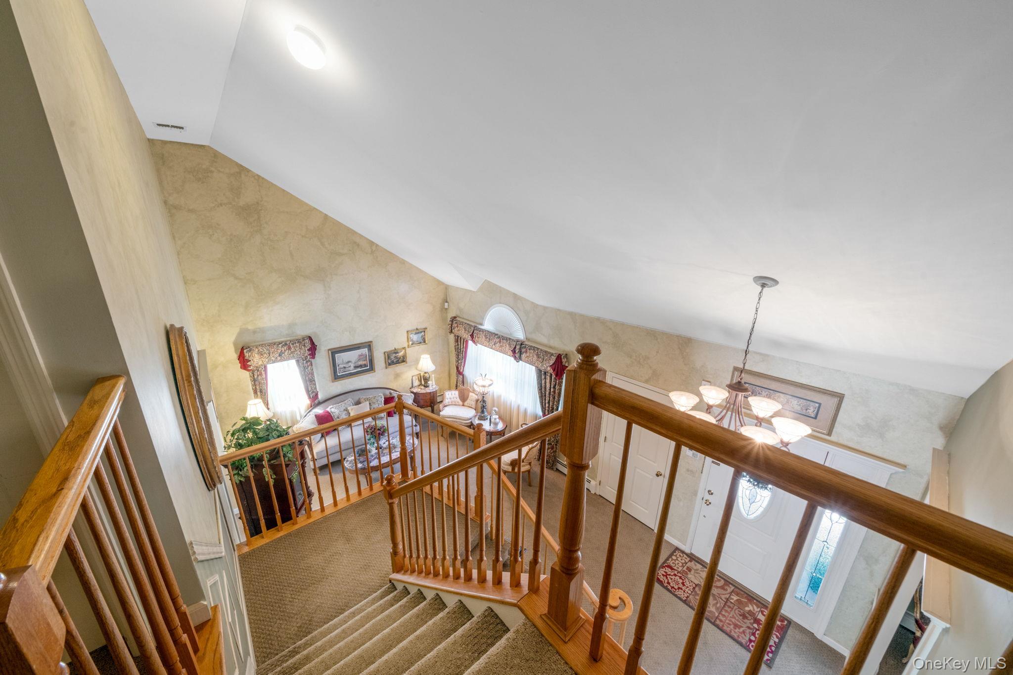 37 Deer Lane, East Setauket, NY 11733