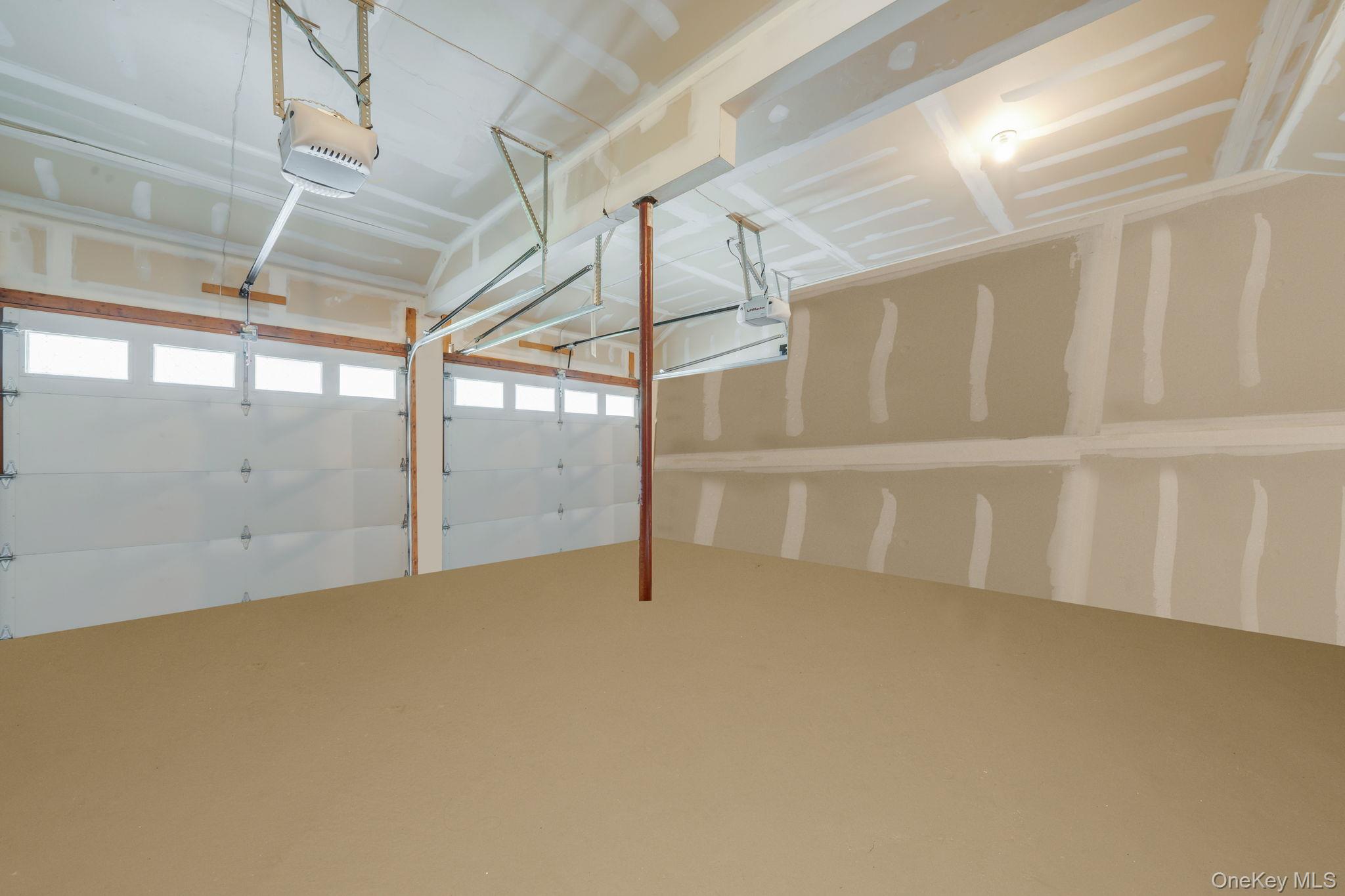 37 Deer Lane, East Setauket, NY 11733